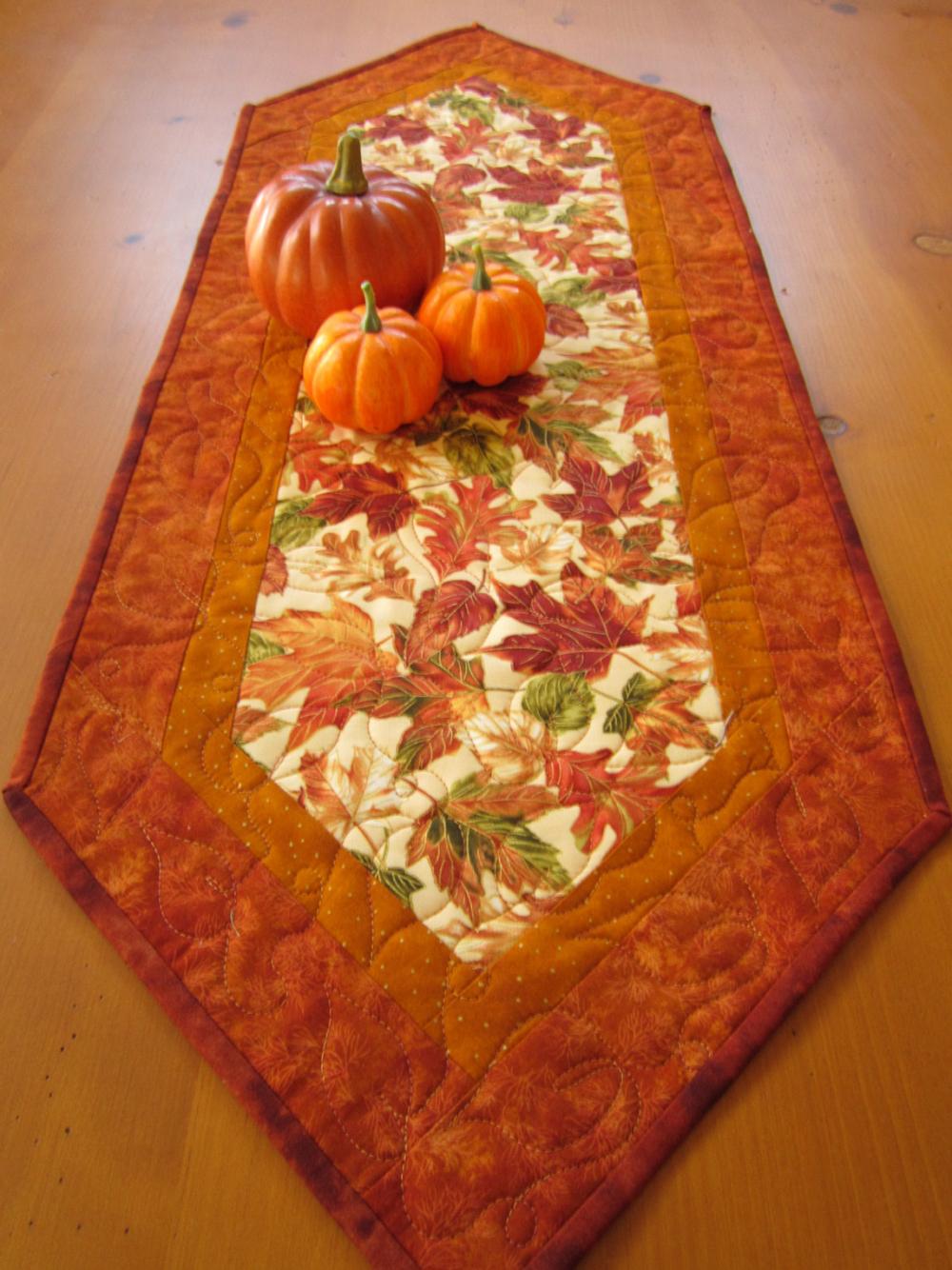 Autumn Foliage Table Runner on Luulla