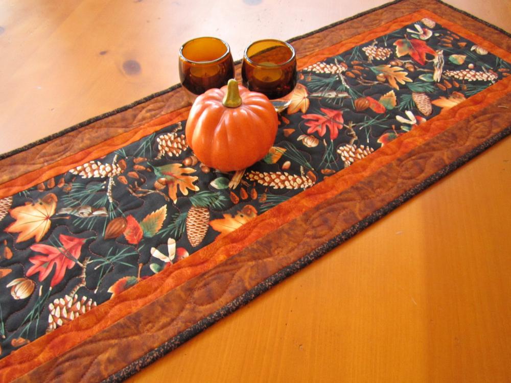 Rustic Mountain Table Runner on Luulla