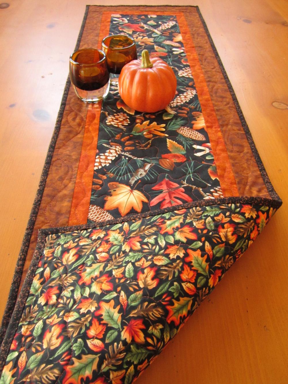 Rustic Mountain Table Runner on Luulla