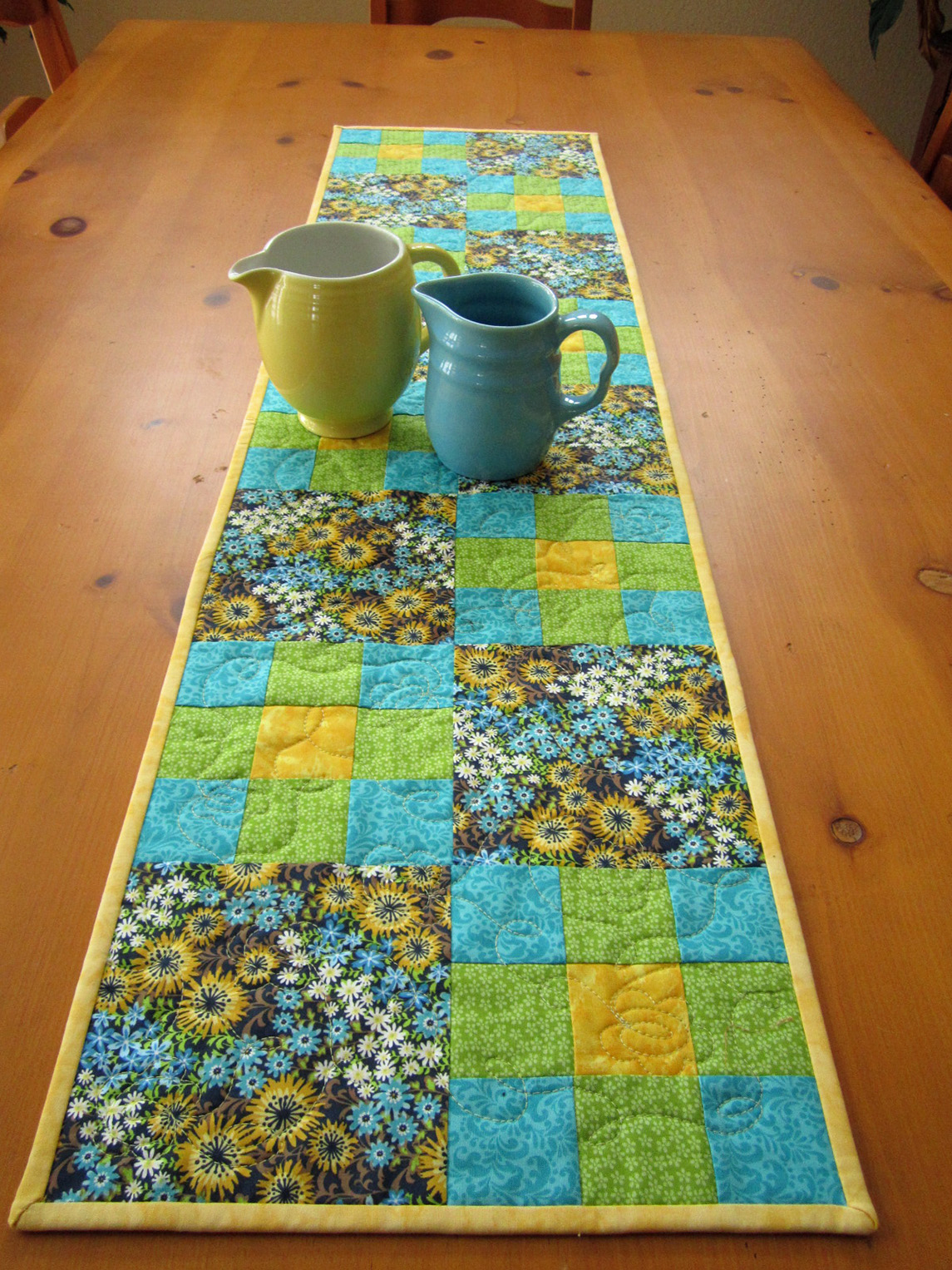 Table Runner Spring Floral on Luulla