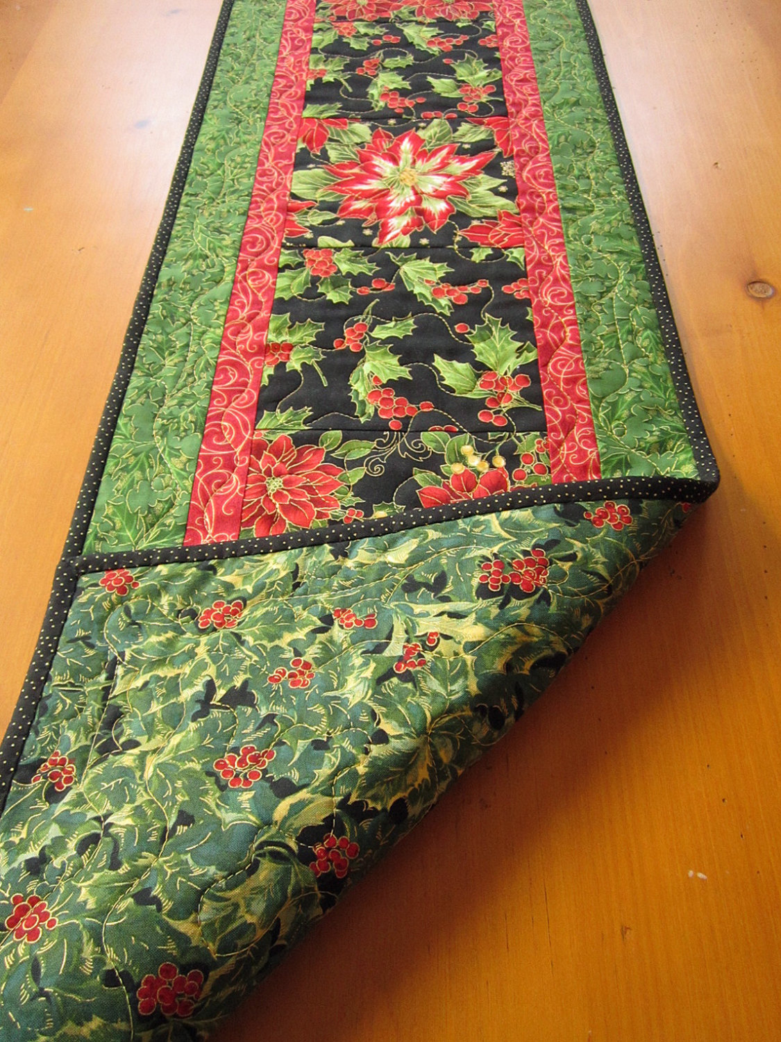 Christmas Poinsettia Handmade Table Runner Quilted on Luulla
