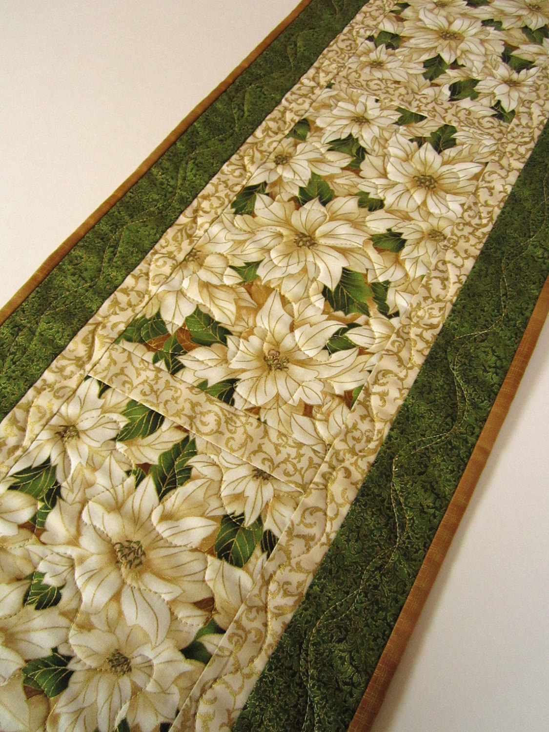 christmas-table-runner-handmade-quilted-poinsettias-on-luulla