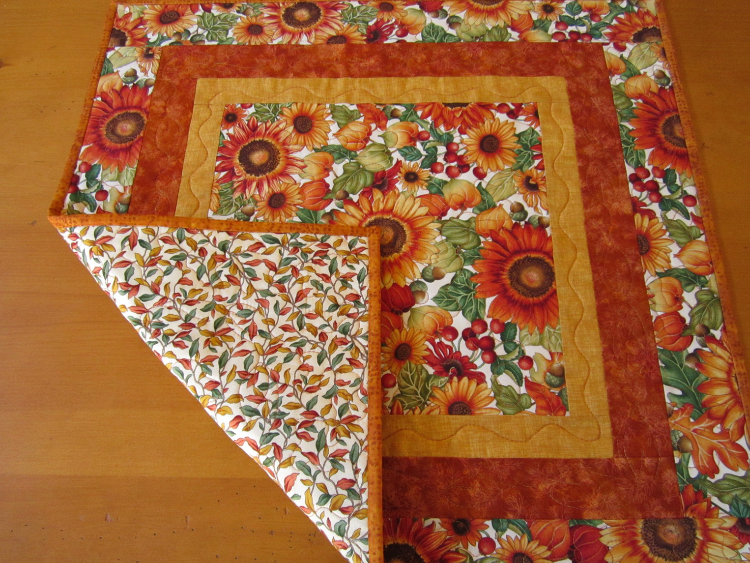 Quilted Table Topper Sunflowers on Luulla