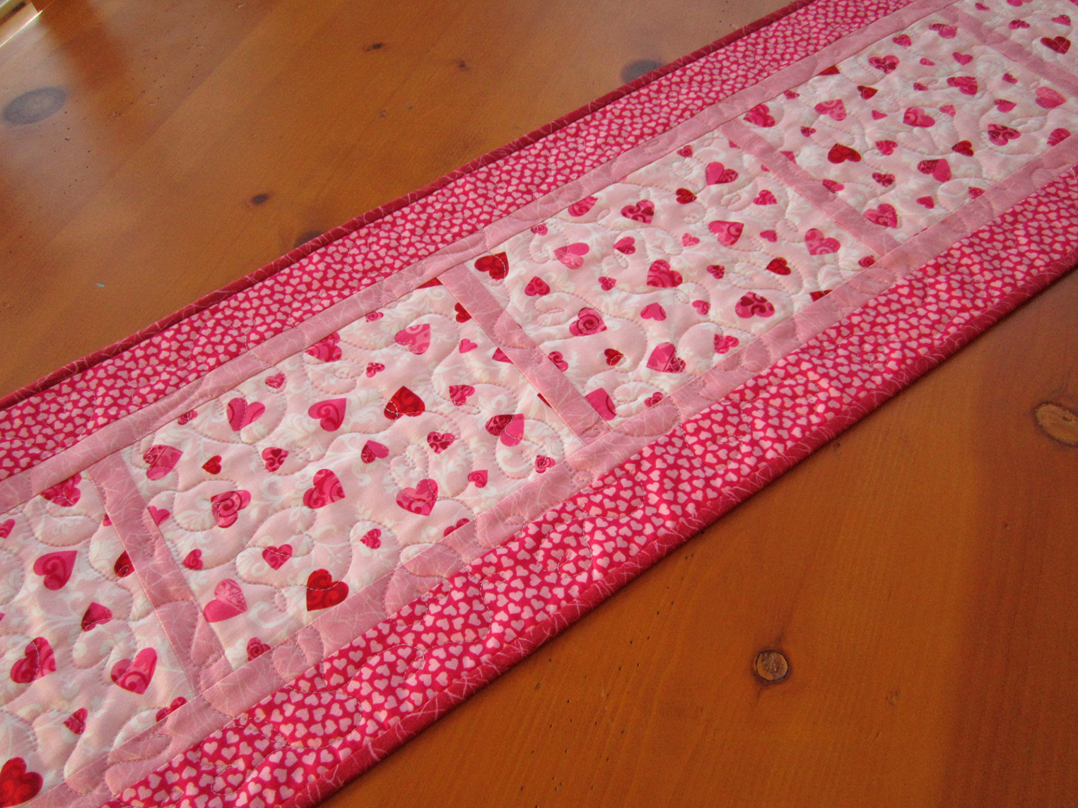 Quilted Table Runner Valentine's on Luulla